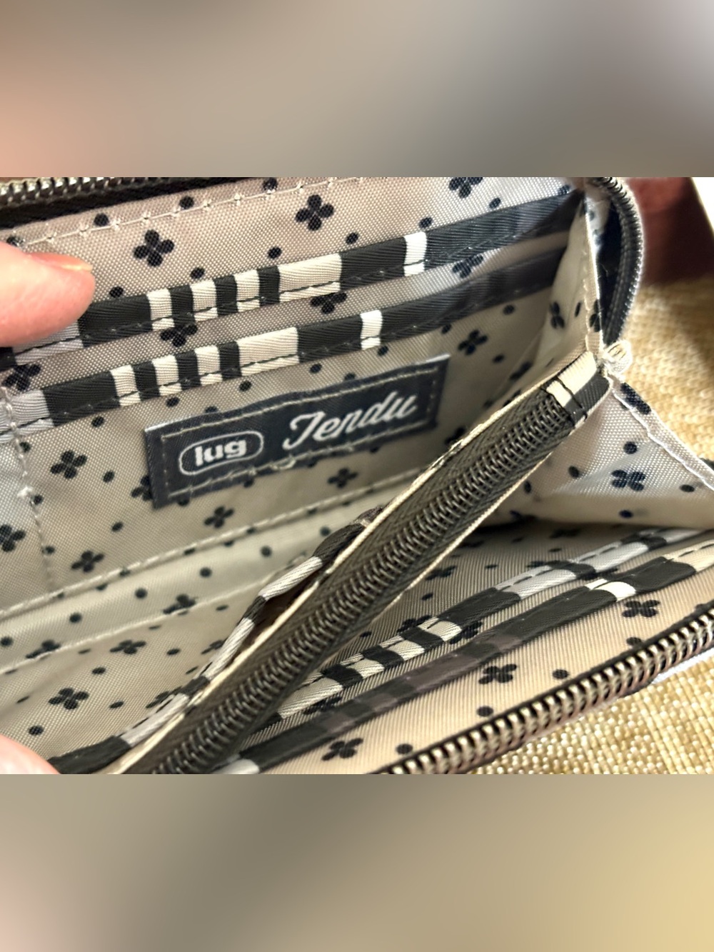 Lug Tendu Slim RFID Wallet. Love Stripe Black. NWT - Picture 3 of 4